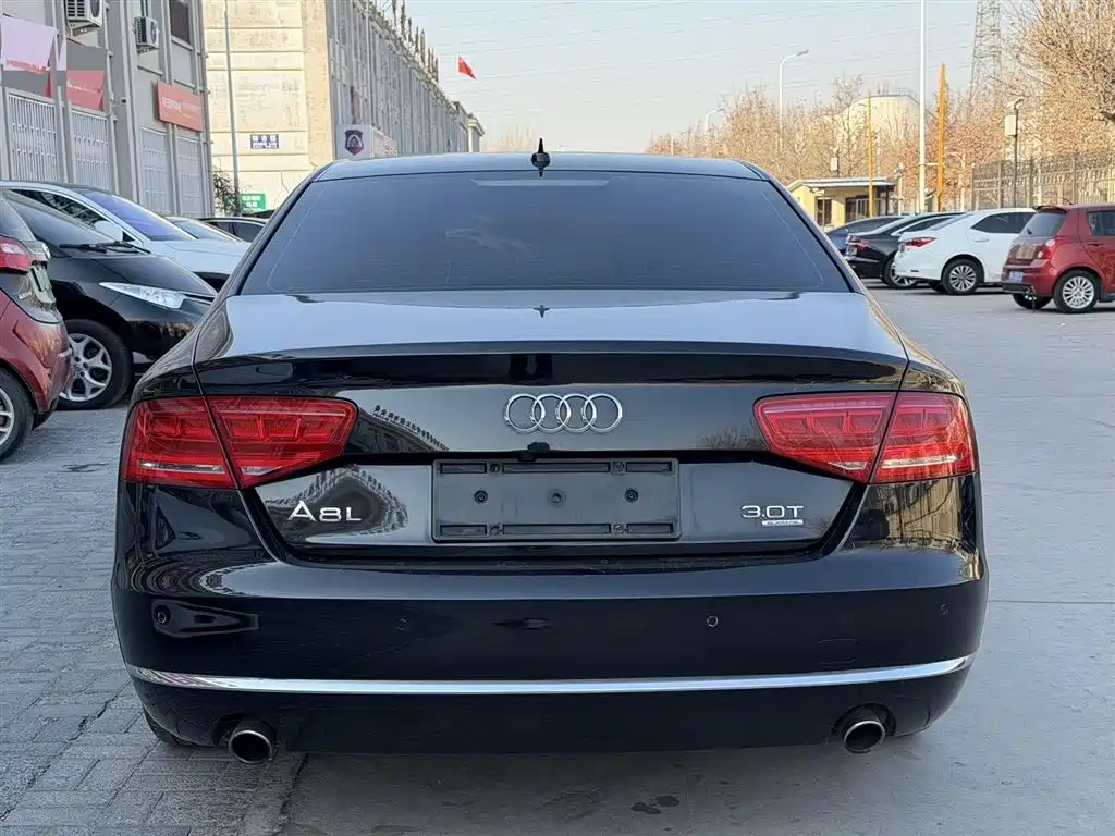 Audi A8 2012 A8L 45 TFSI quattro Luxury фото 6