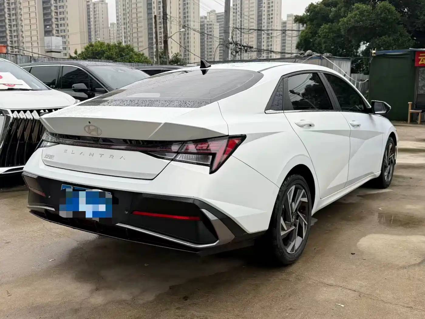Hyundai Elantra 2022 1.5L CVT TOP Flagship Edition фото 13