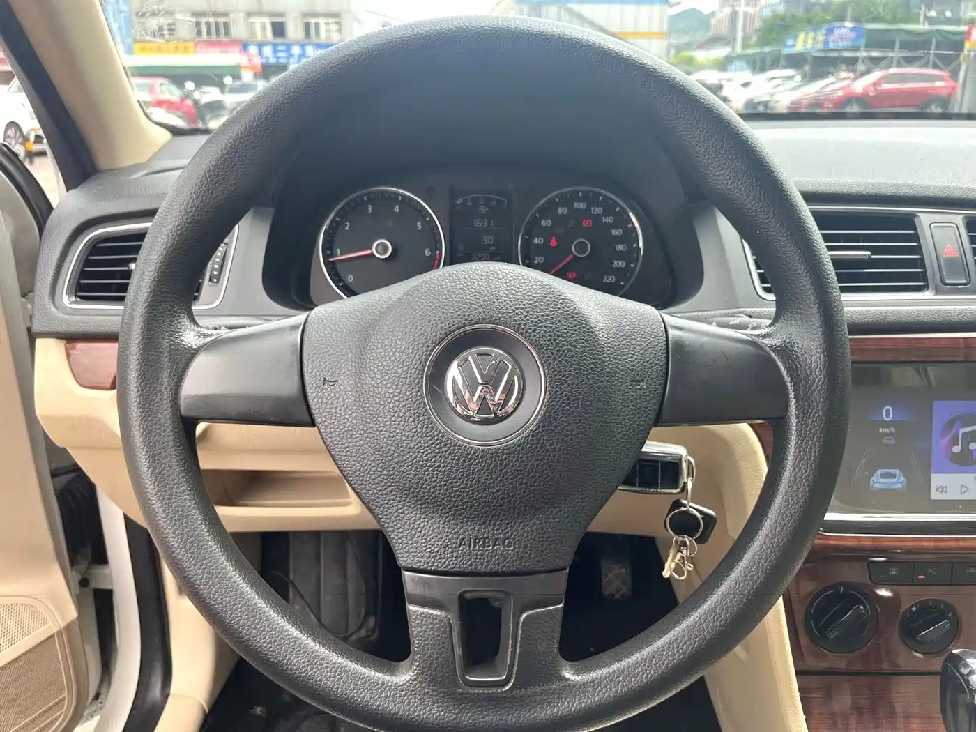 Volkswagen Lavida 2013 2013 Facelift Classic 1.6L Automatic Comfort