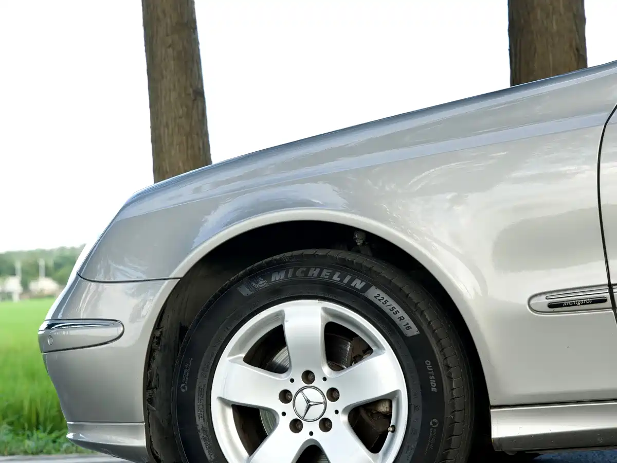 Photo 9 - Mercedes-Benz E-Class