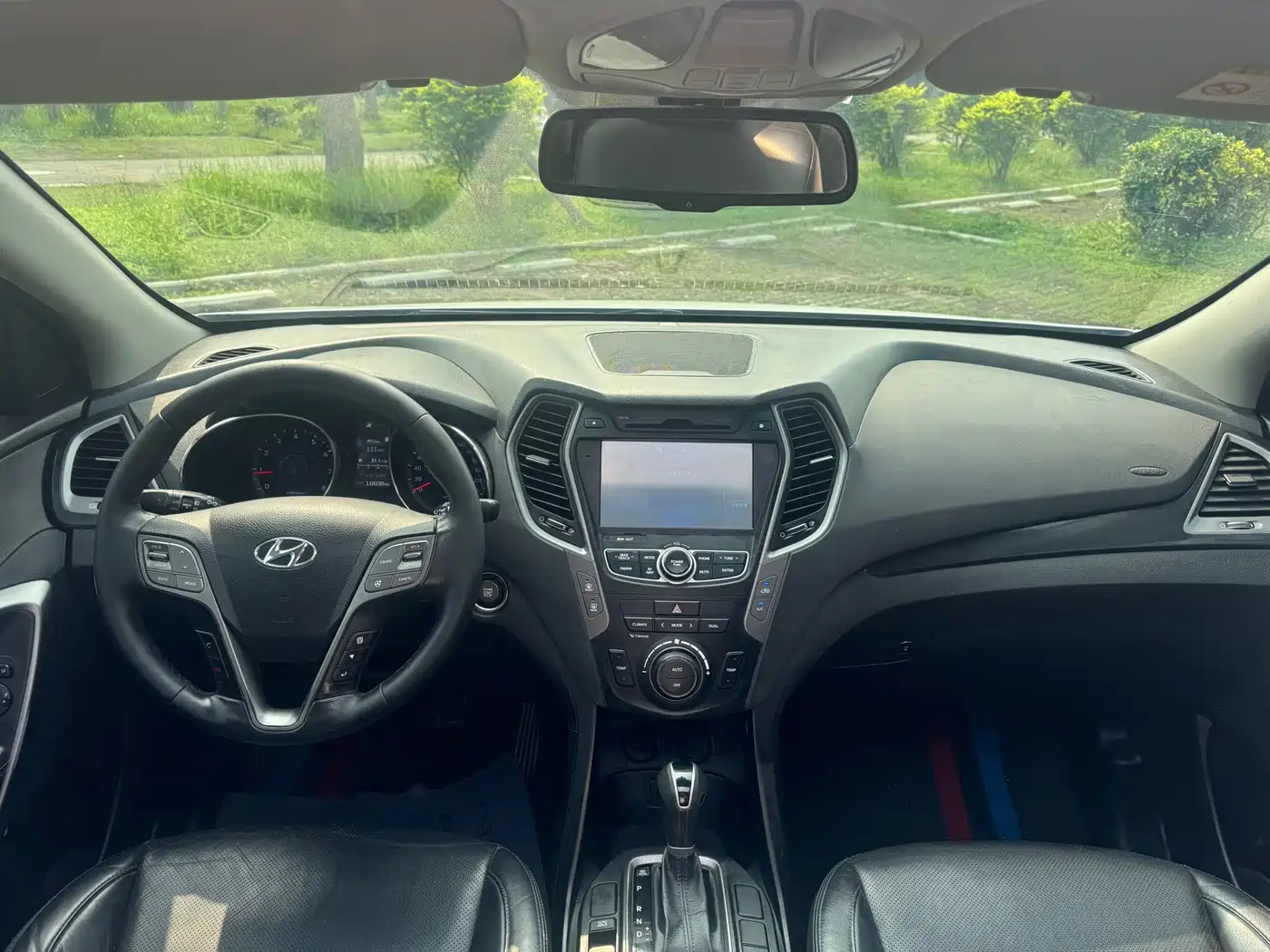 Hyundai Santa Fe 2015 2.4L Automatic 4WD Smart 5-seater фото 14