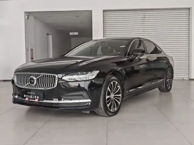 Volvo S90 2025 B5 Zhiyi Luxury Edition — фото 1