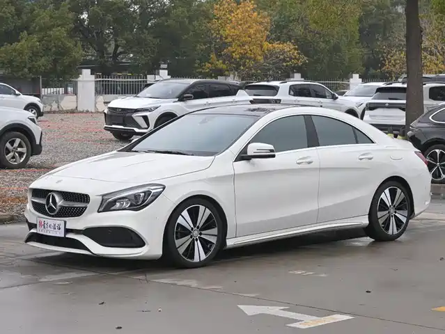 MERCEDES-BENZ CLA