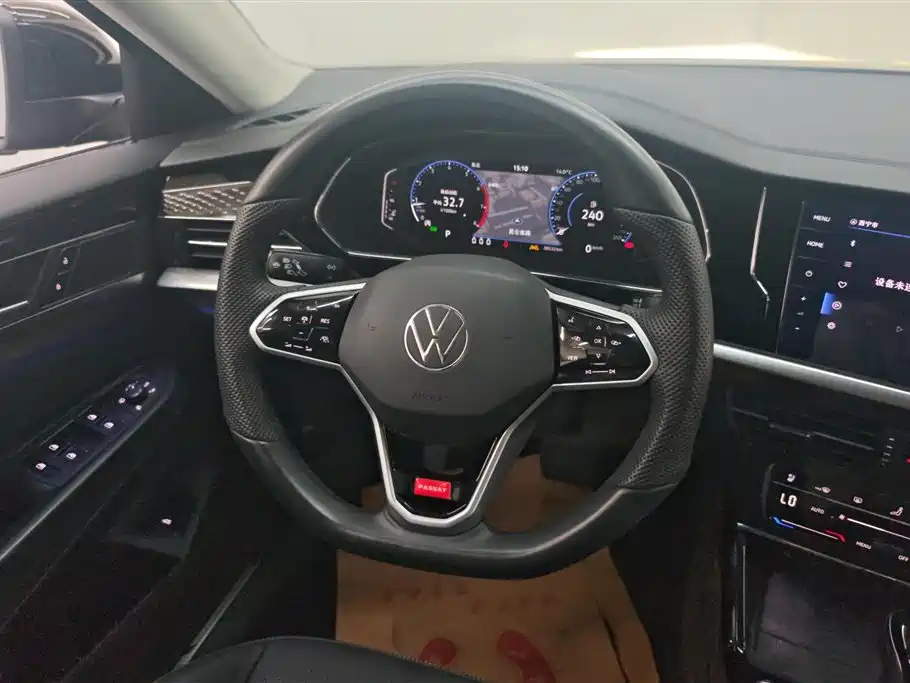 Volkswagen Passat 2024 380TSI Starlight Luxury Edition фото 15