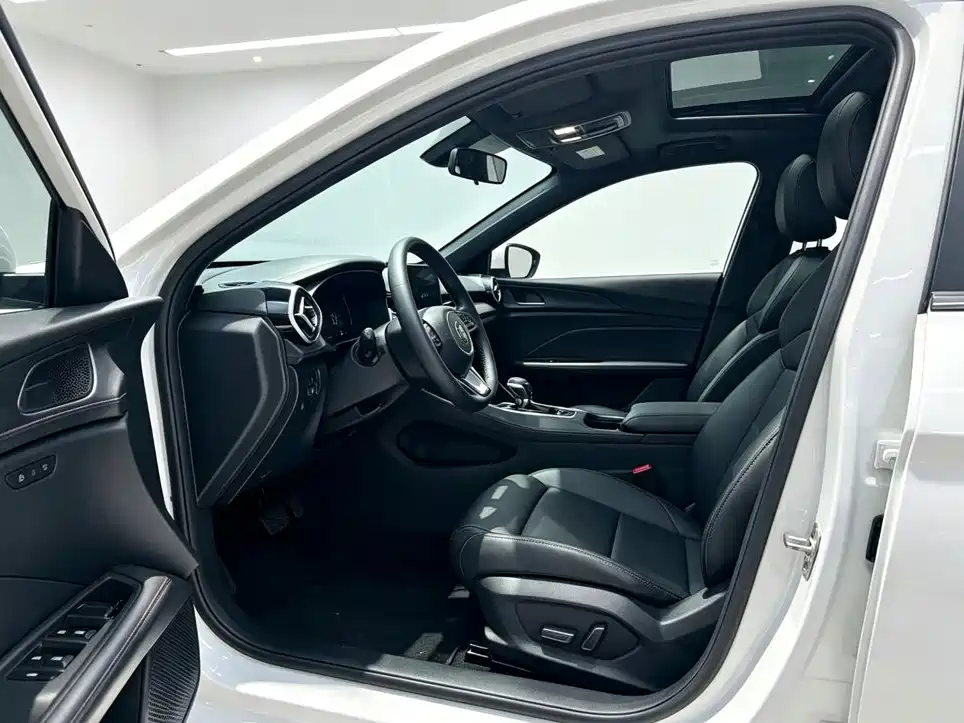Фото 2 - MG MG5