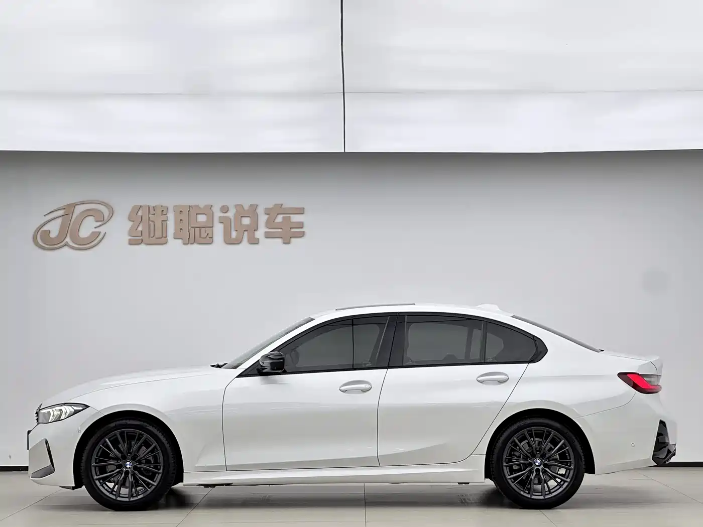 BMW 3 Series 2023 325i M Sport Black Night Package фото 12