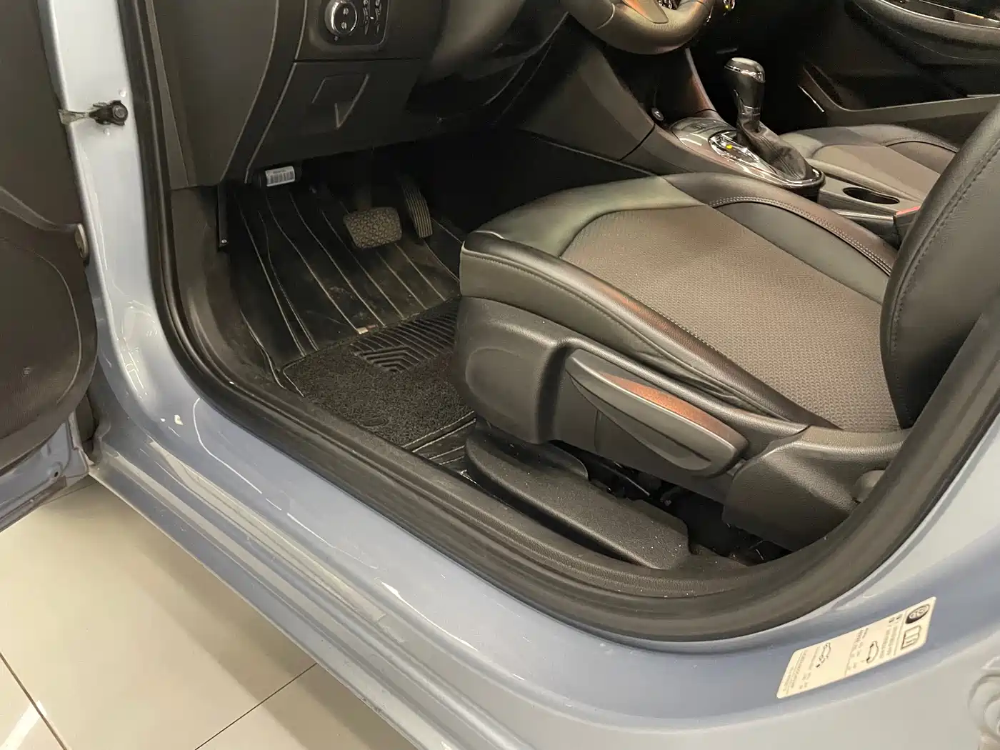 Photo 21 - Chevrolet Cruze
