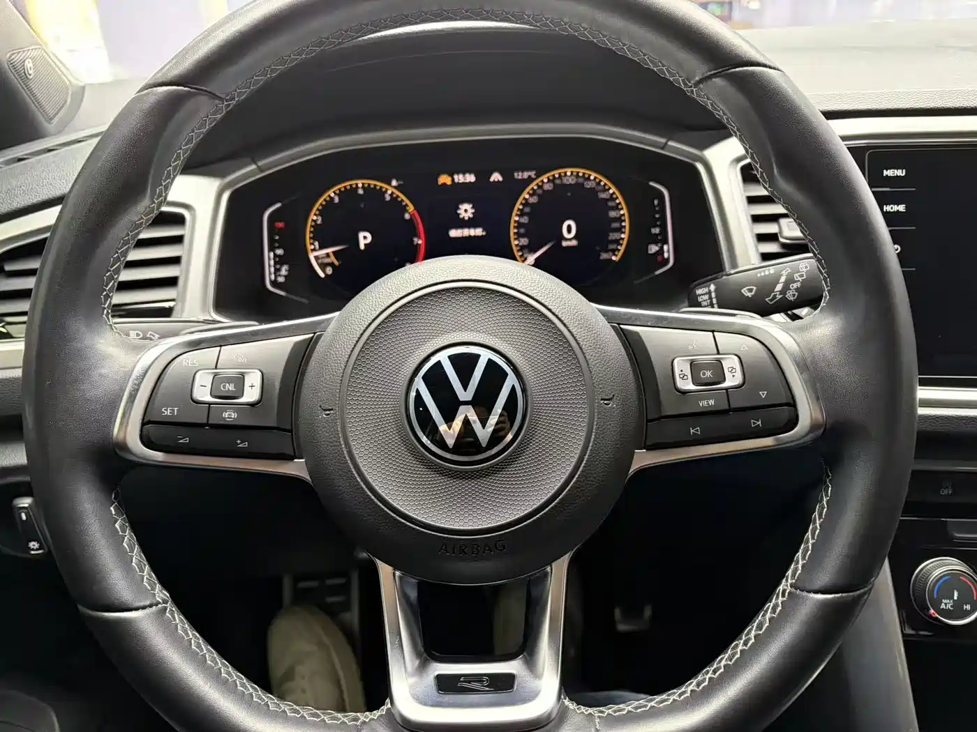 VOLKSWAGEN T-ROC EXPLORING SONGS