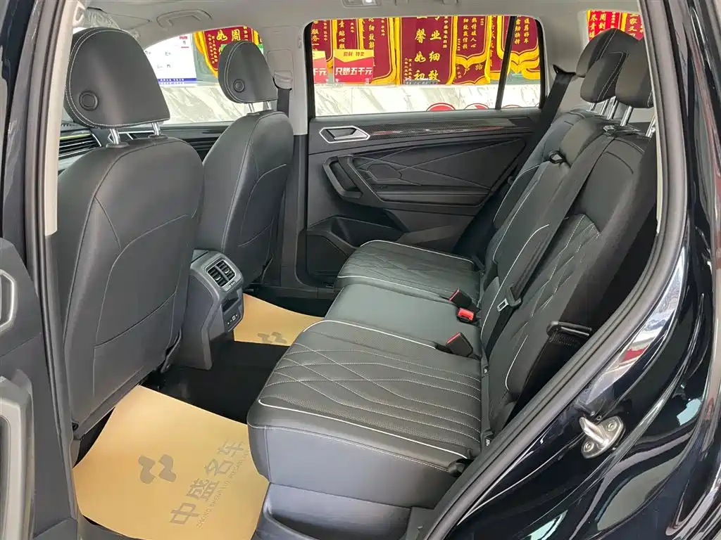 Volkswagen Tiguan L 2024 330TSI Automatic 2WD R-Line Premium Enjoyment Edition фото 11