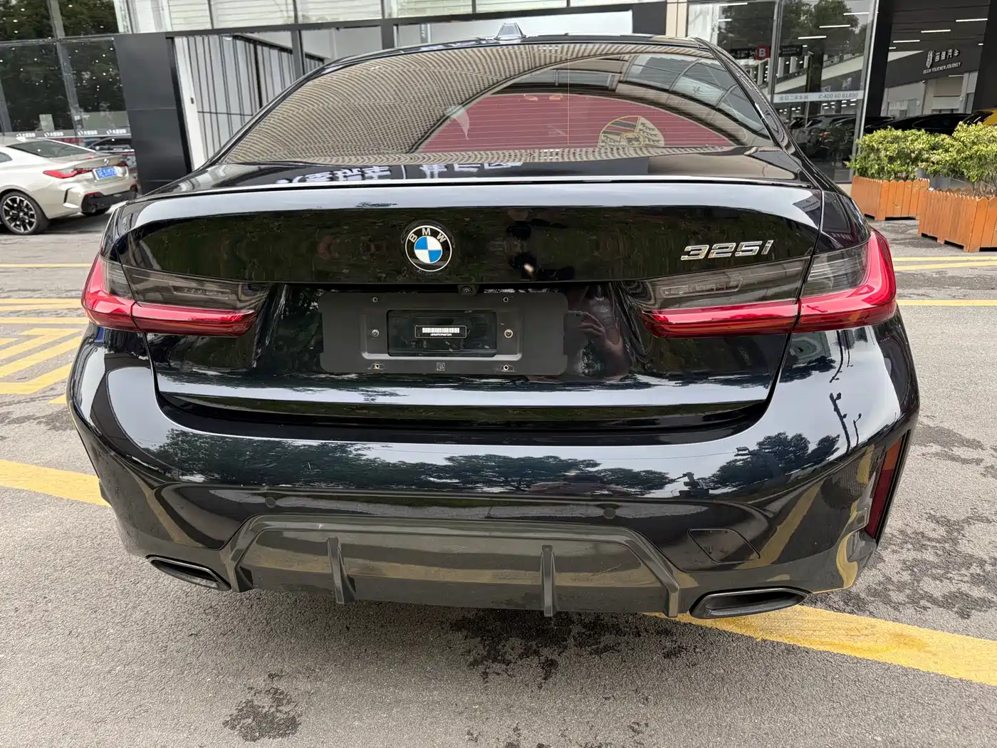 BMW 3 Series 2023 325i M Sport Black Night Package фото 12