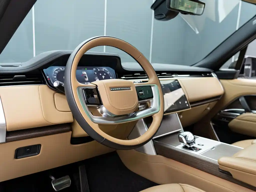 Photo 10 - Land Rover Range Rover