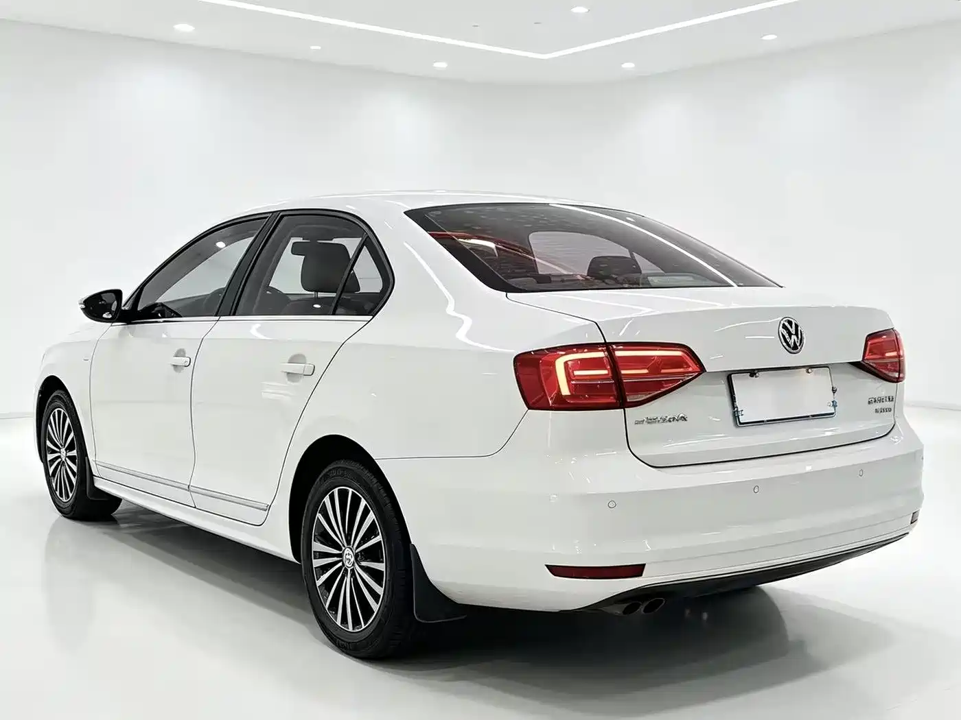 Фото 7 - Volkswagen Sagitar