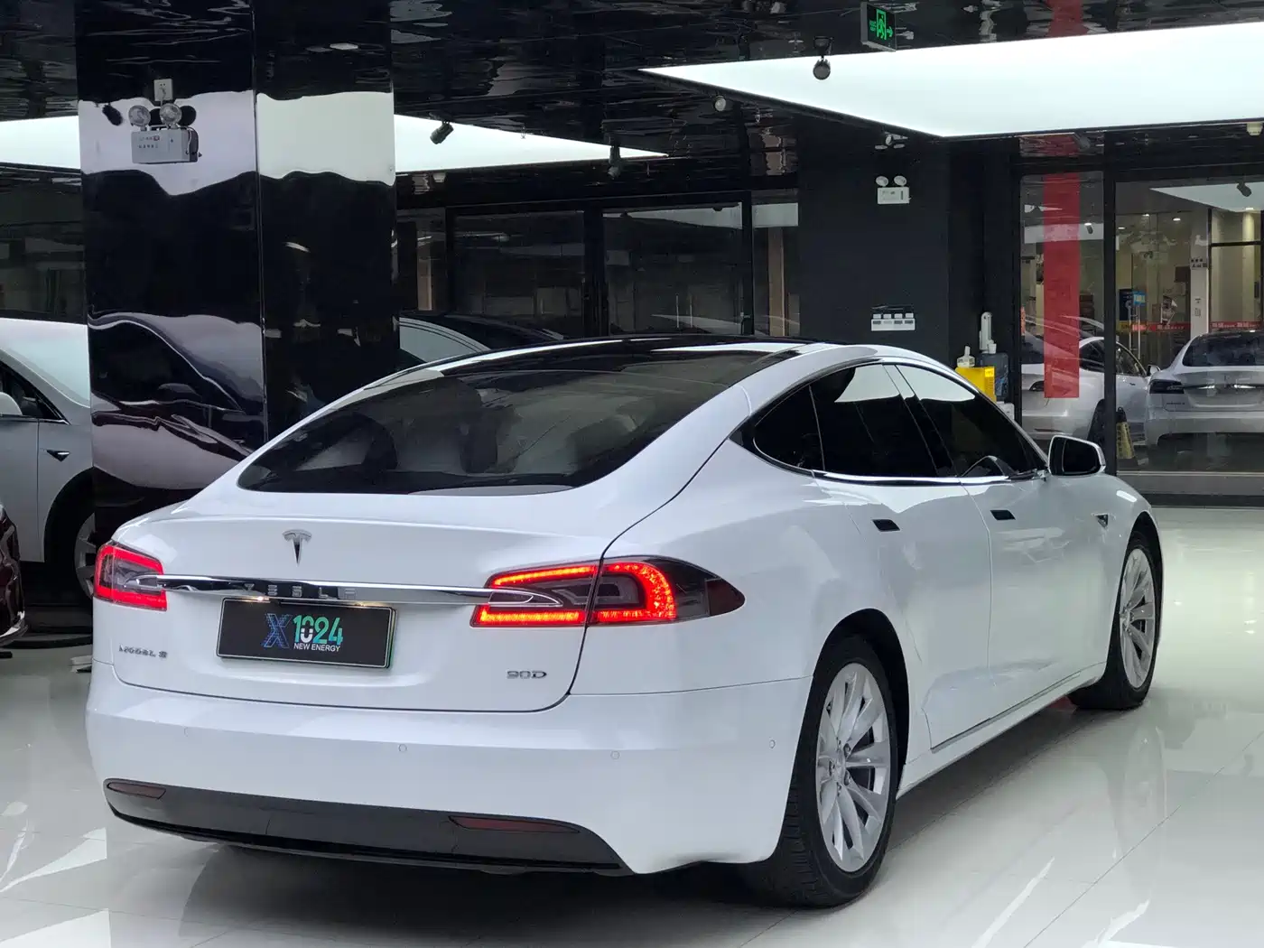 Tesla Model S 2016 2016 Model S 90D