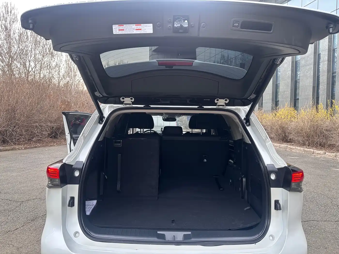 Toyota Highlander 2022 Model Dual Engine 2.5L 4WD Premium Edition 7-Seater фото 17