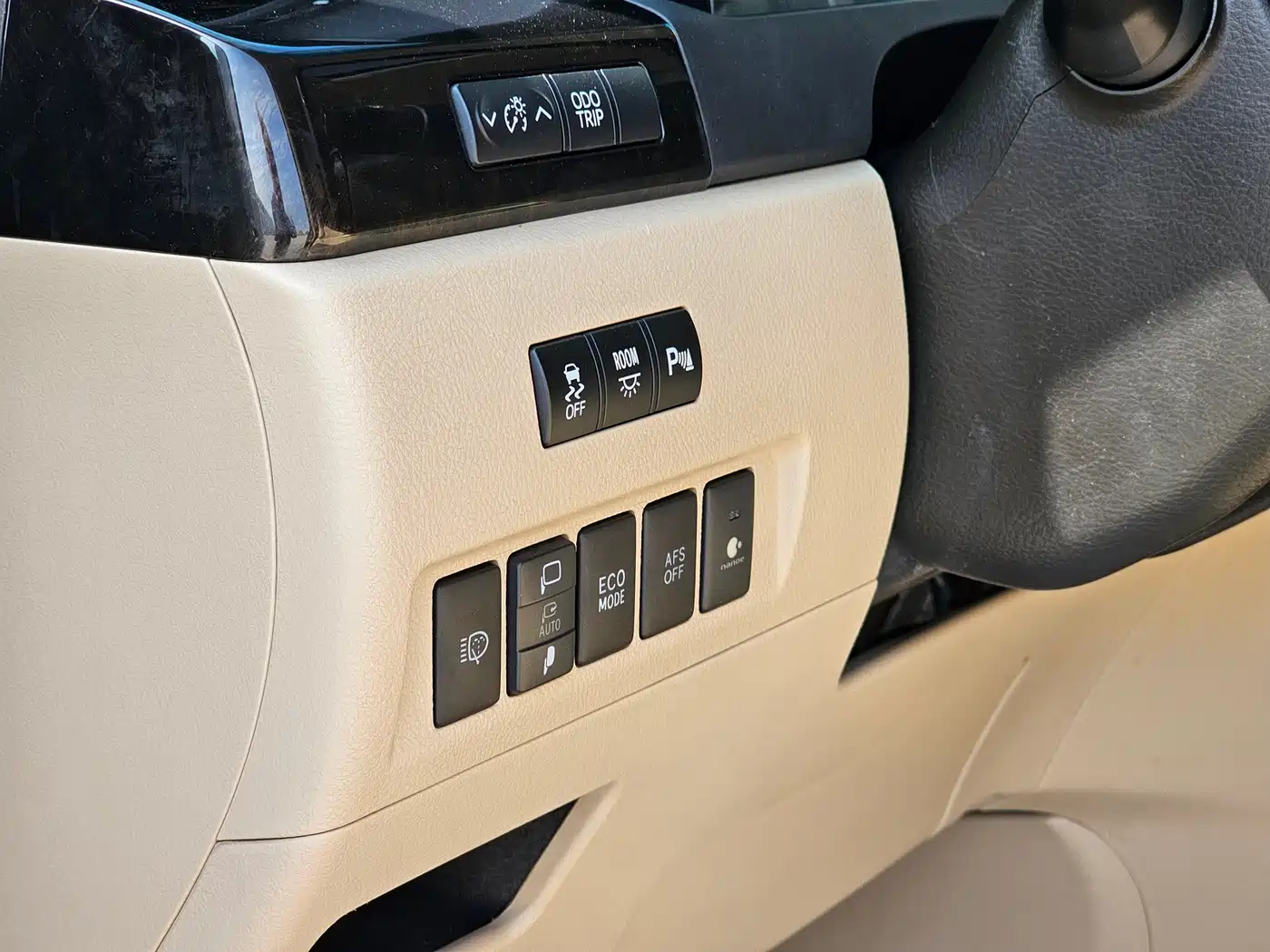 Toyota Alphard 2012 3.5L Luxury Edition фото 9