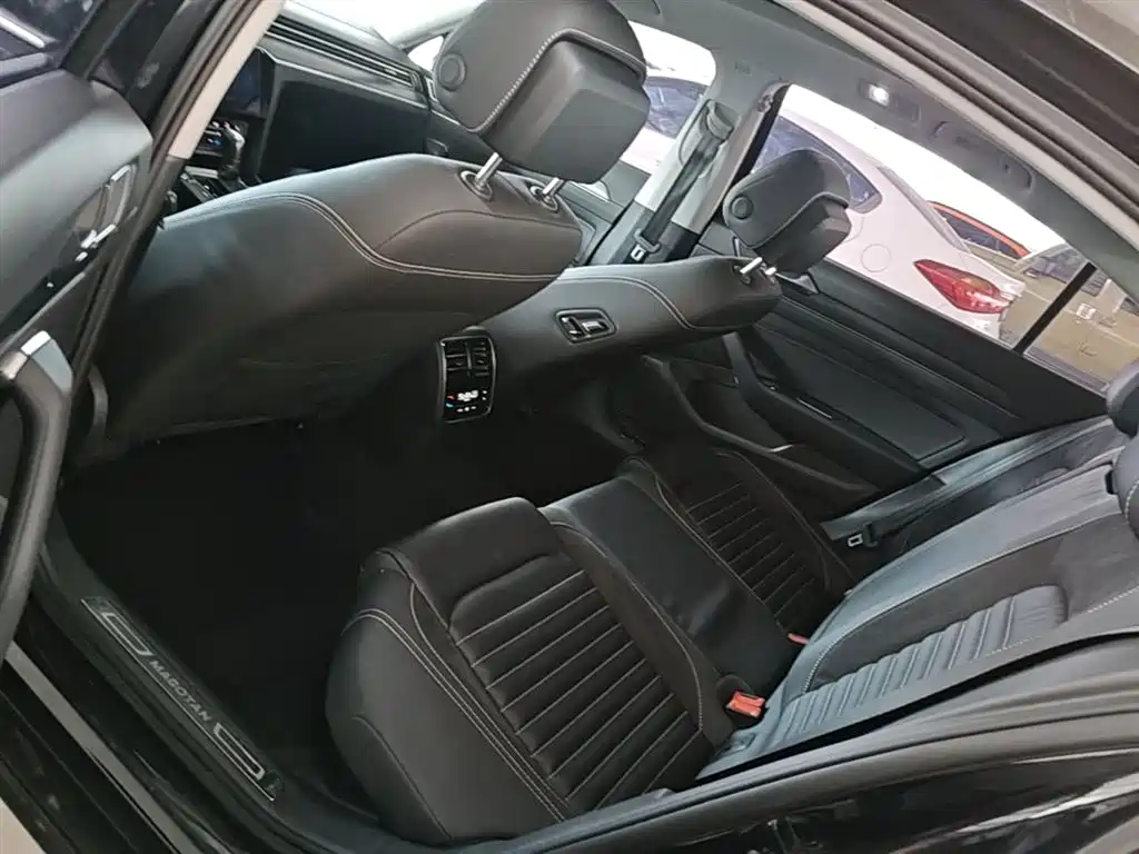 Volkswagen Magotan 2020 330TSI DSG Luxury фото 17