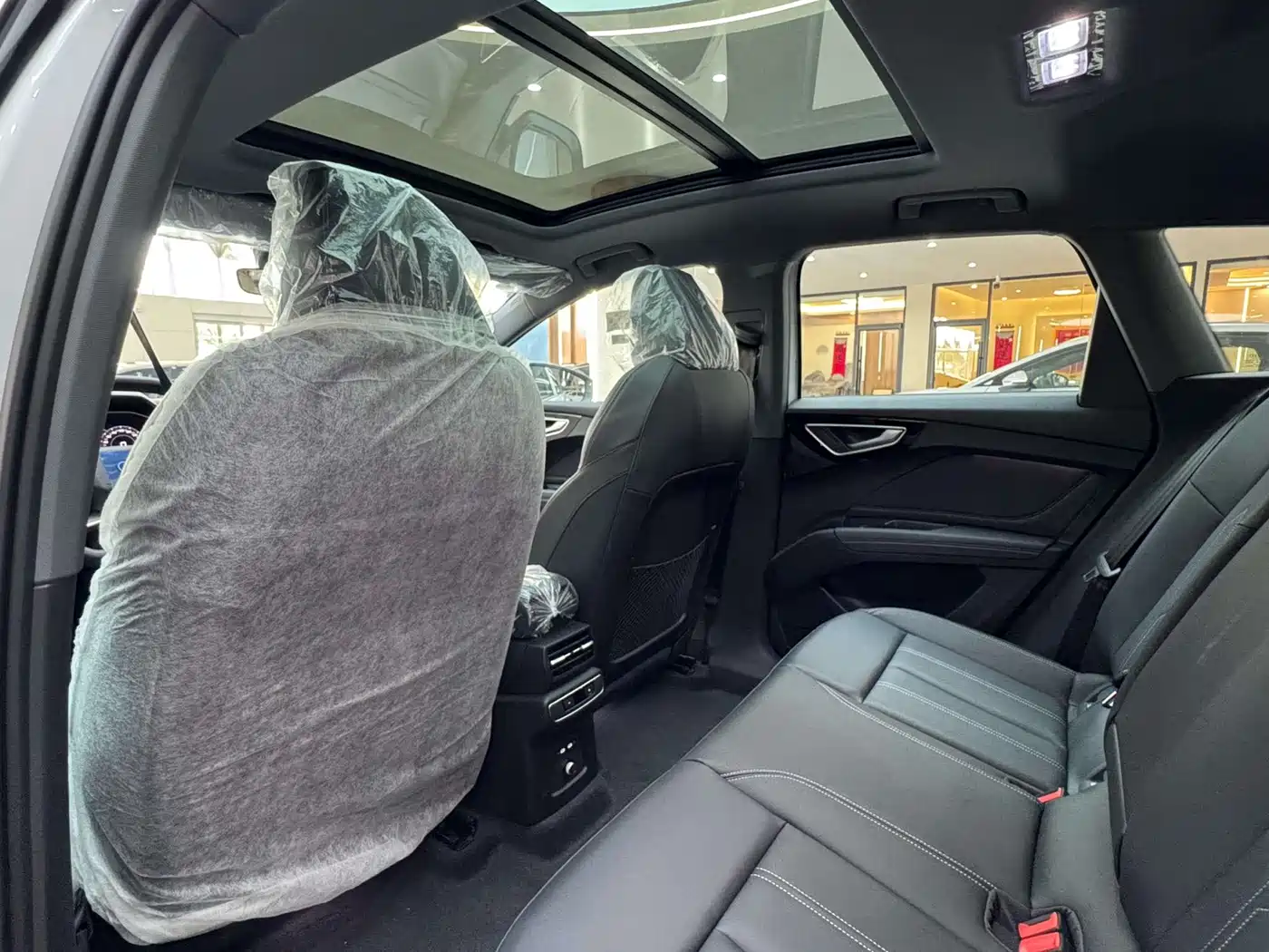 Audi Q4 e-tron 2026 2024 40 e-tron Pioneer Edition