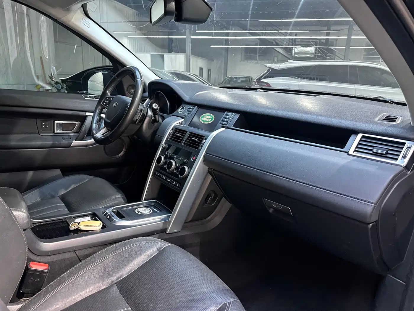 Land Rover Discovery Sport 2016 2.0T HSE фото 9