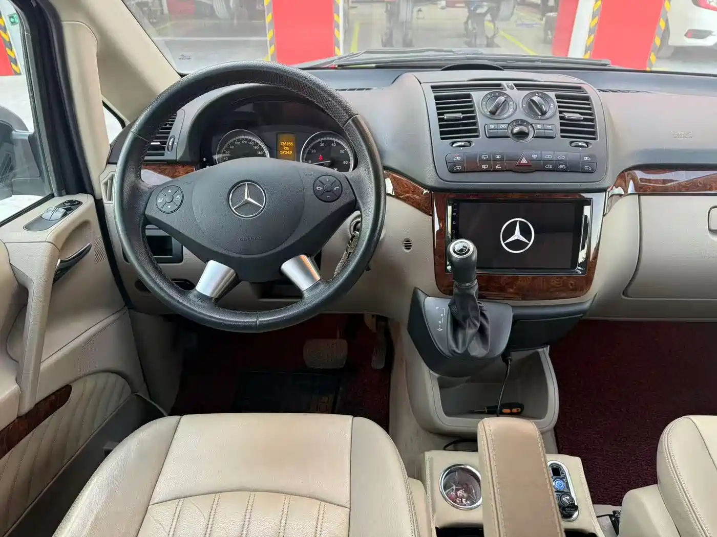 Mercedes-Benz Viano 2013 3.0L Privilege Edition фото 14