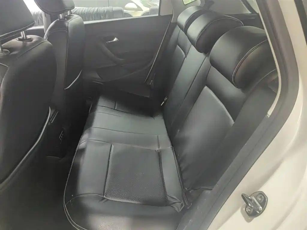 Volkswagen Polo 2018 1.5L Auto Safe Drive фото 17
