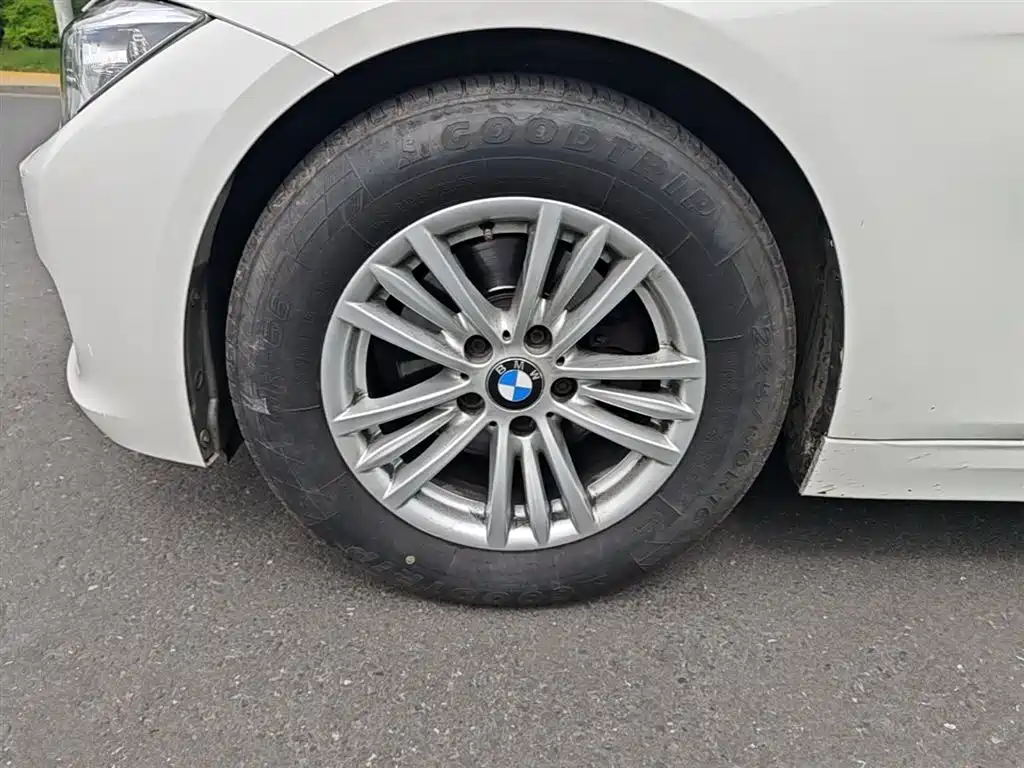 BMW 3 Series 2014 320Li Fashion фото 23