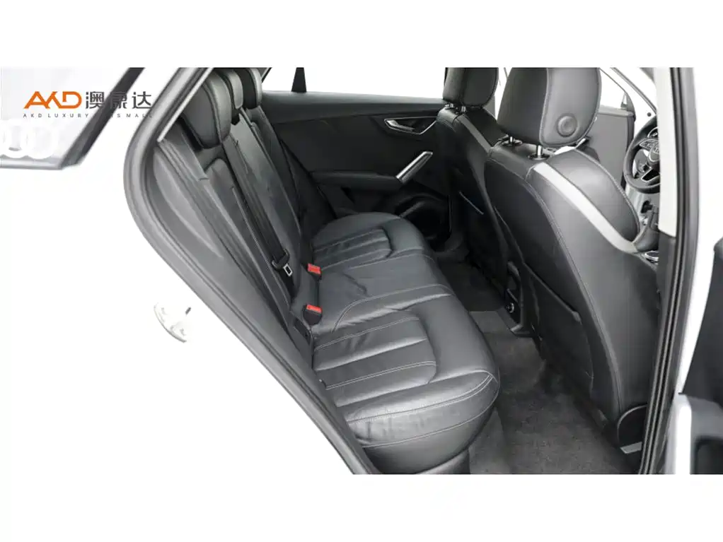 Фото 8 - Audi Q2L