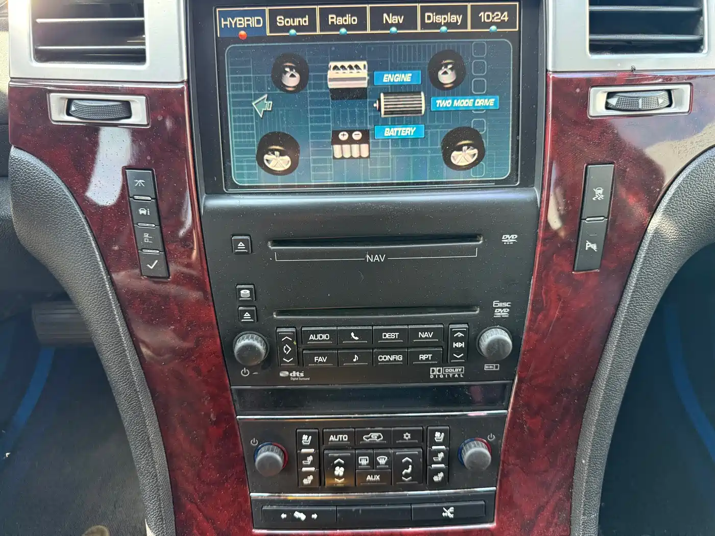 Cadillac Escalade 2010 6.0 Hybrid фото 18
