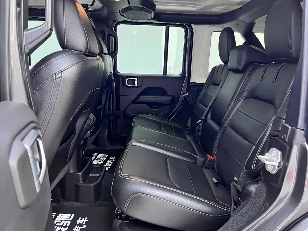 Фото 17 - Jeep Wrangler 4xe