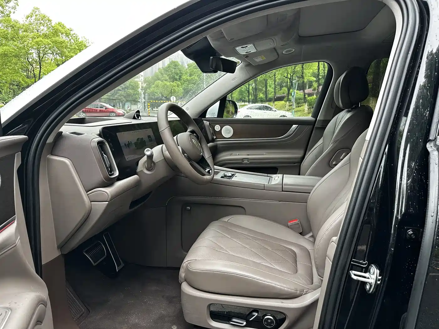 AITO Wenjie AITO M9 2024 Model Extended Range Ultra Edition 52kWh 5-Seater фото 6