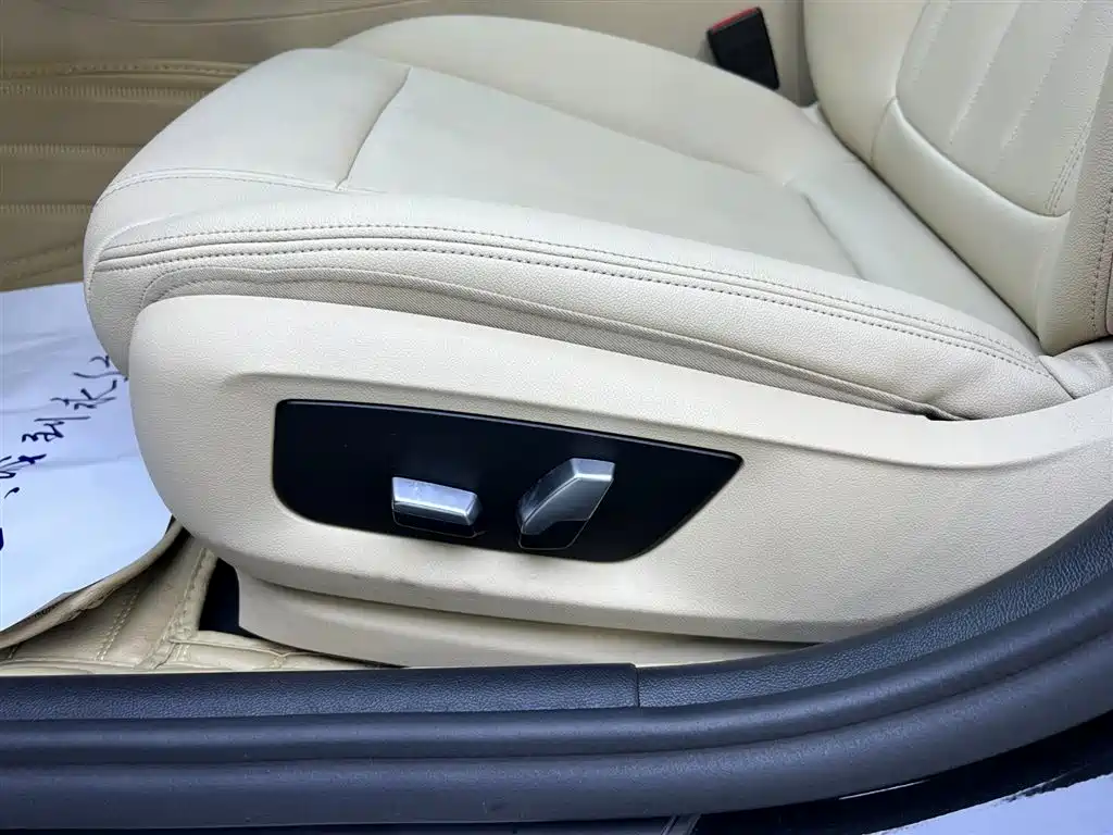 BMW 5 Series 2019 525Li Luxury Package фото 18