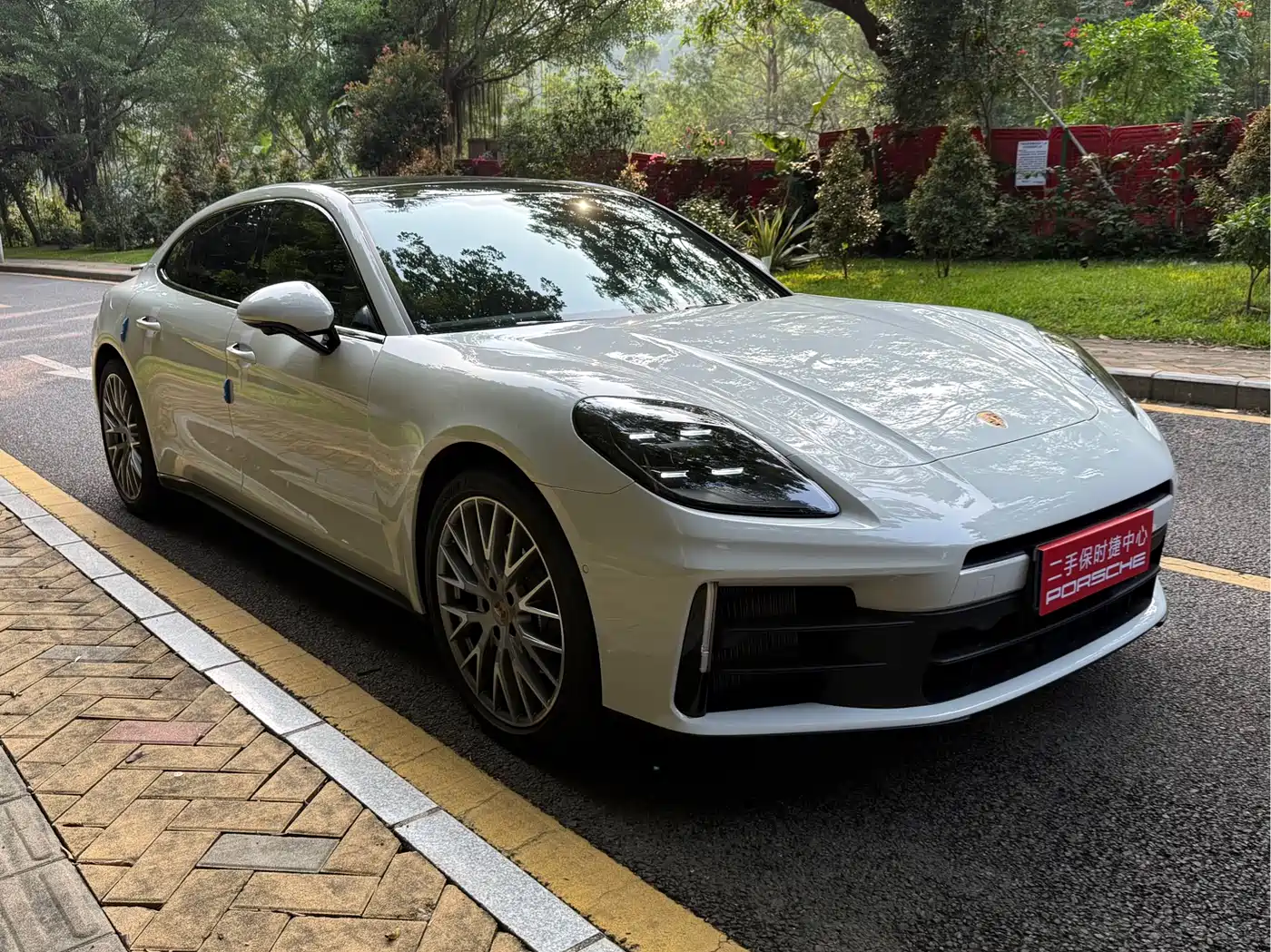 Porsche Panamera 2024 Panamera Executive Long Wheelbase 2.9T фото 3