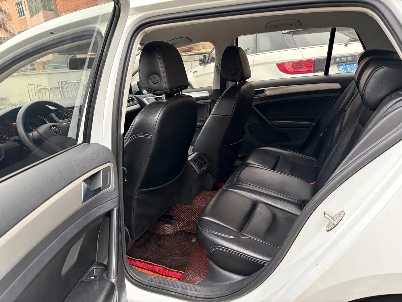 Volkswagen Golf 2018 1.6L Automatic Fashion фото 5