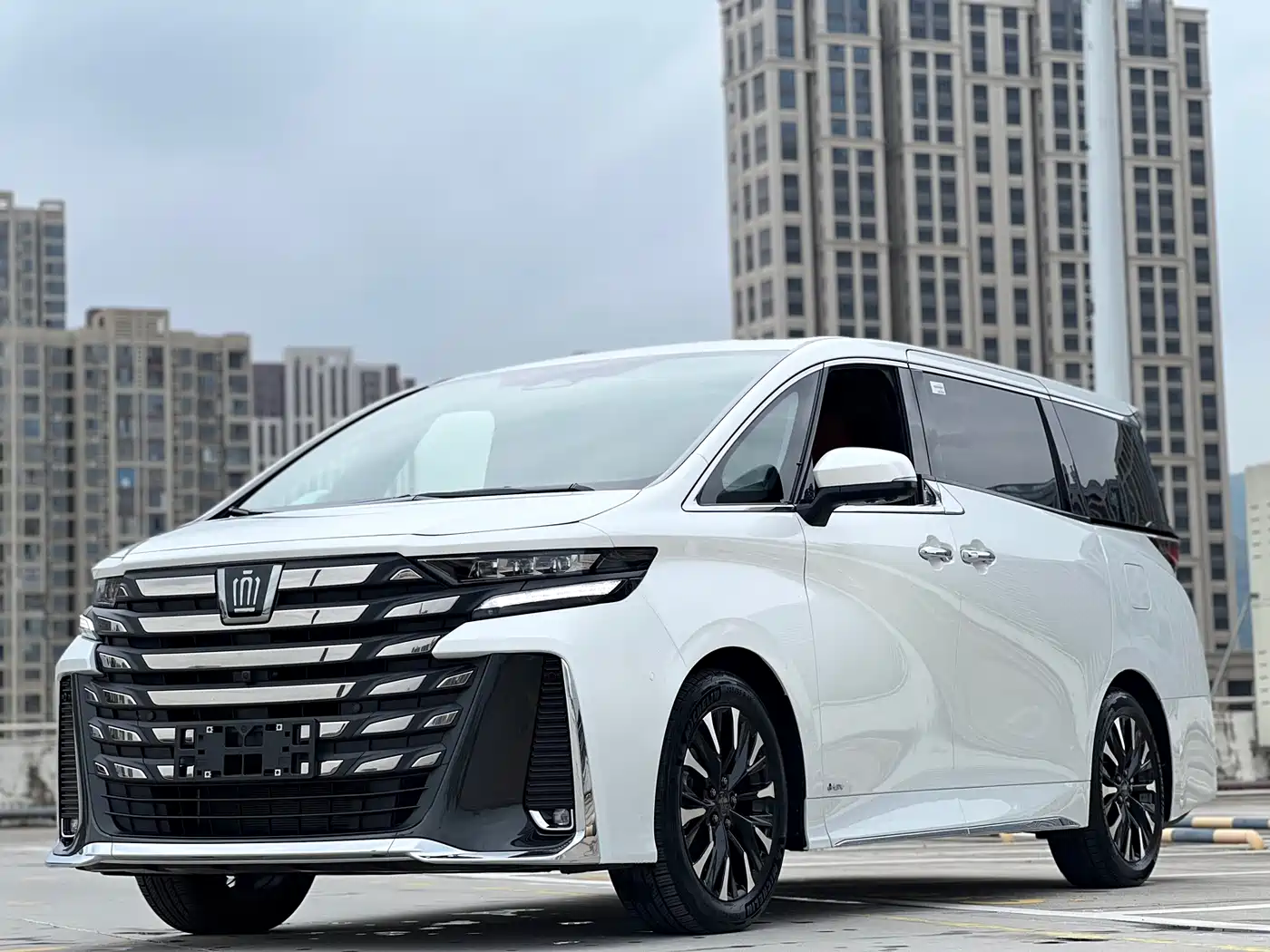 Toyota Vellfire 2024 Crown Hybrid 2.5L Executive Premium Edition