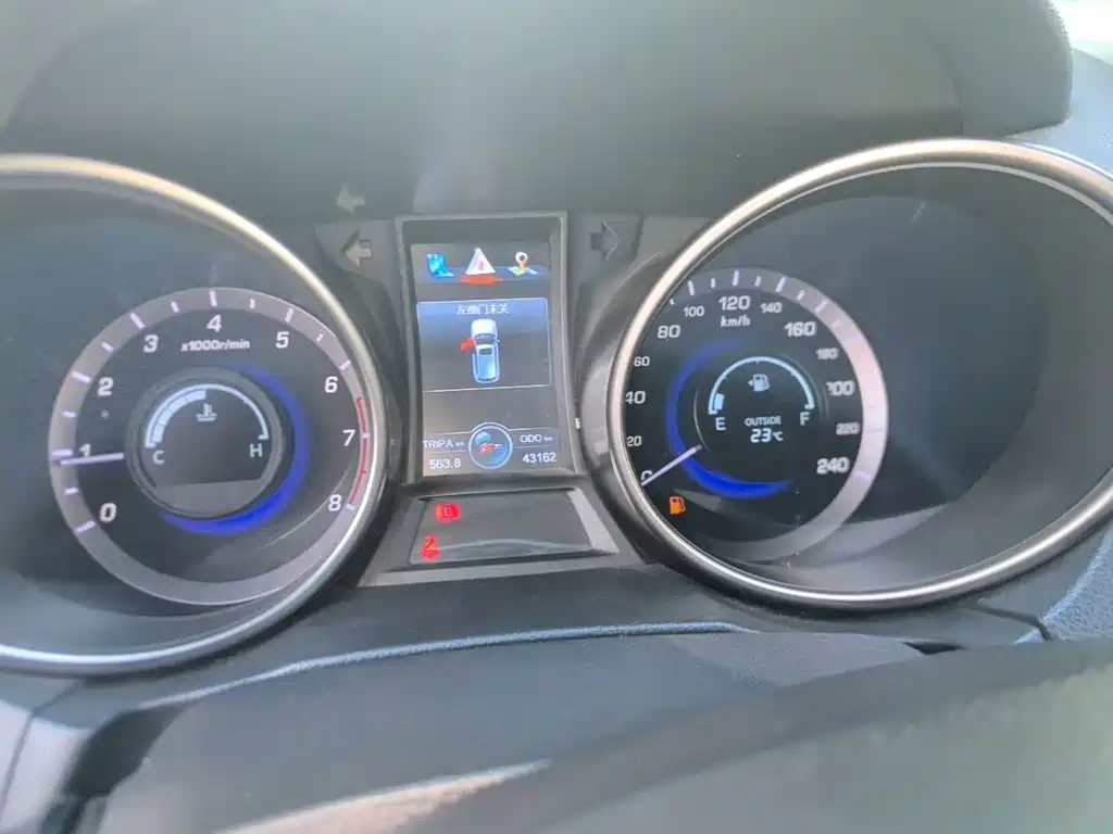 Changan CS75 2014 2014 2.0L Manual Leading China V