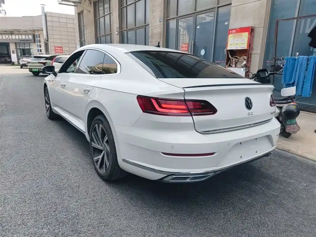 Volkswagen FAW-Volkswagen CC 2024 330TSI Dazzling Edition фото 5