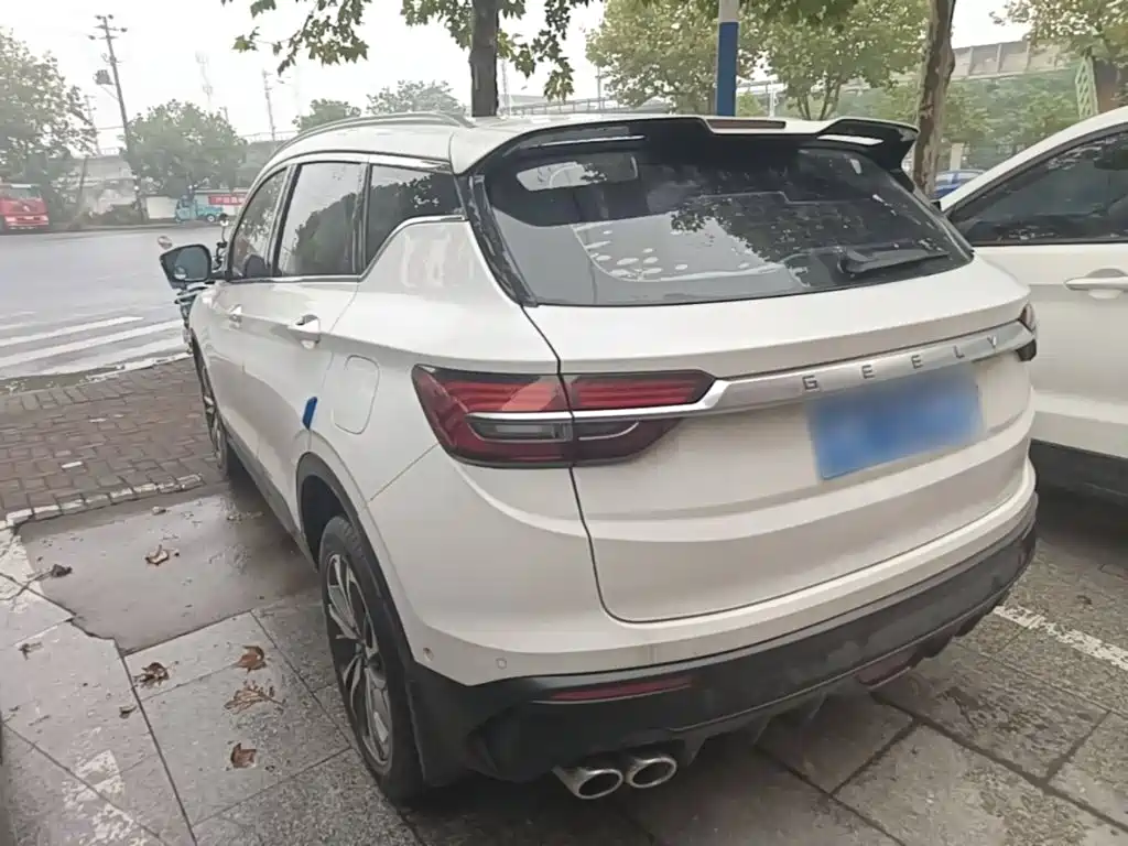 Фото 5 - Geely Coolray