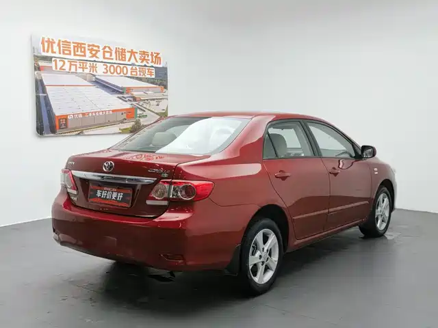 Toyota Corolla 2011 1.8L CVT GL-i — фото 2