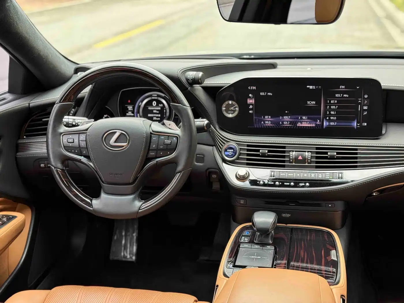 Lexus LS 2021 500h Luxury Edition фото 5