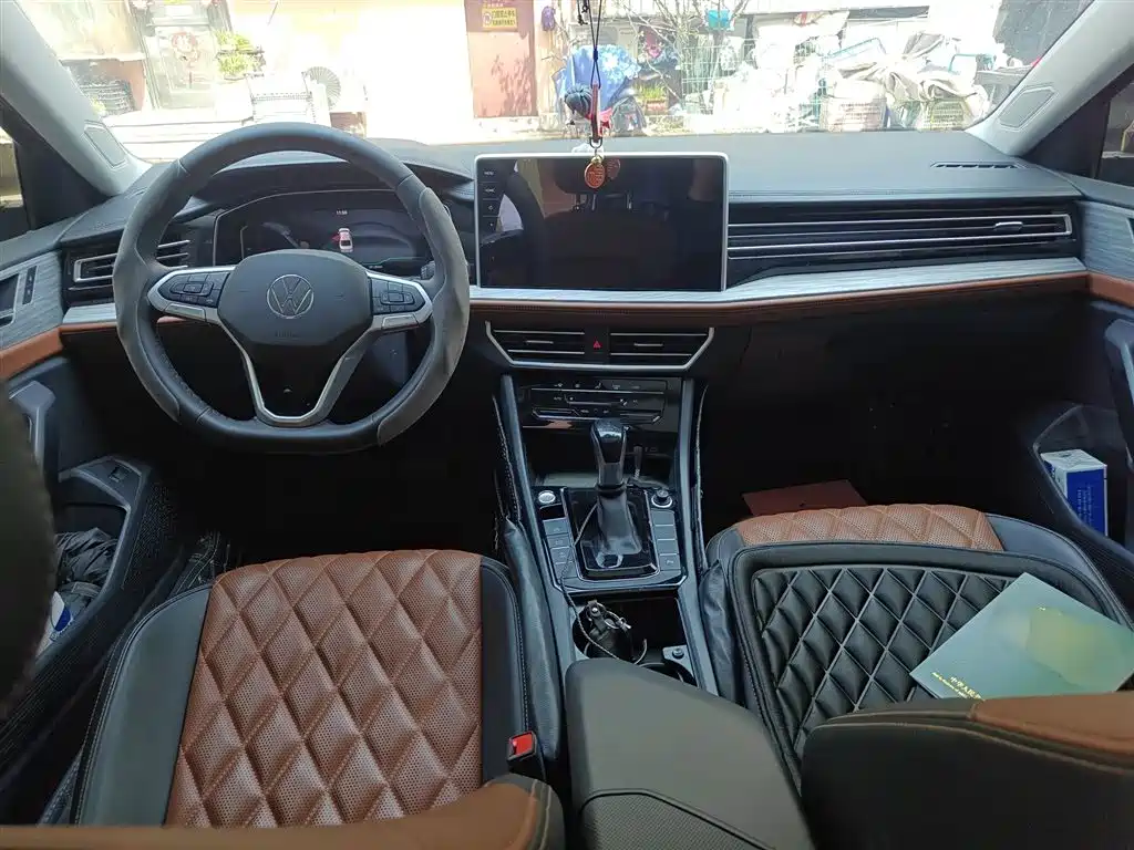 Volkswagen Sagitar 2023 Model Year 280TSI DSG Surpass Edition фото 13