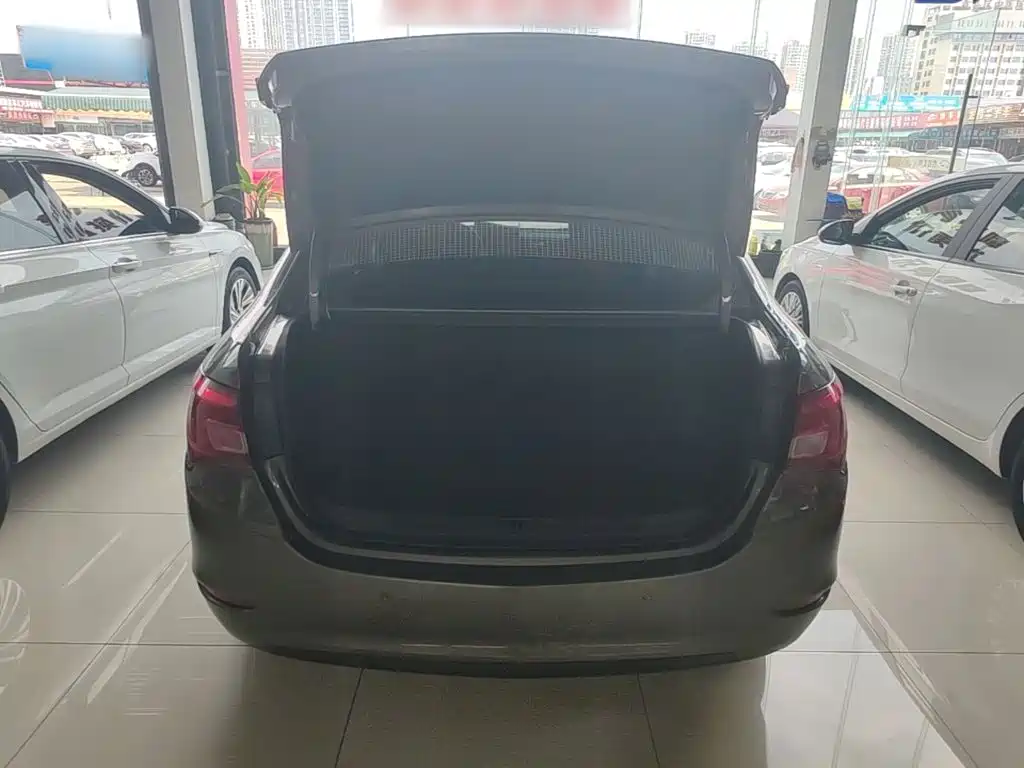 Фото 19 - Buick Excelle