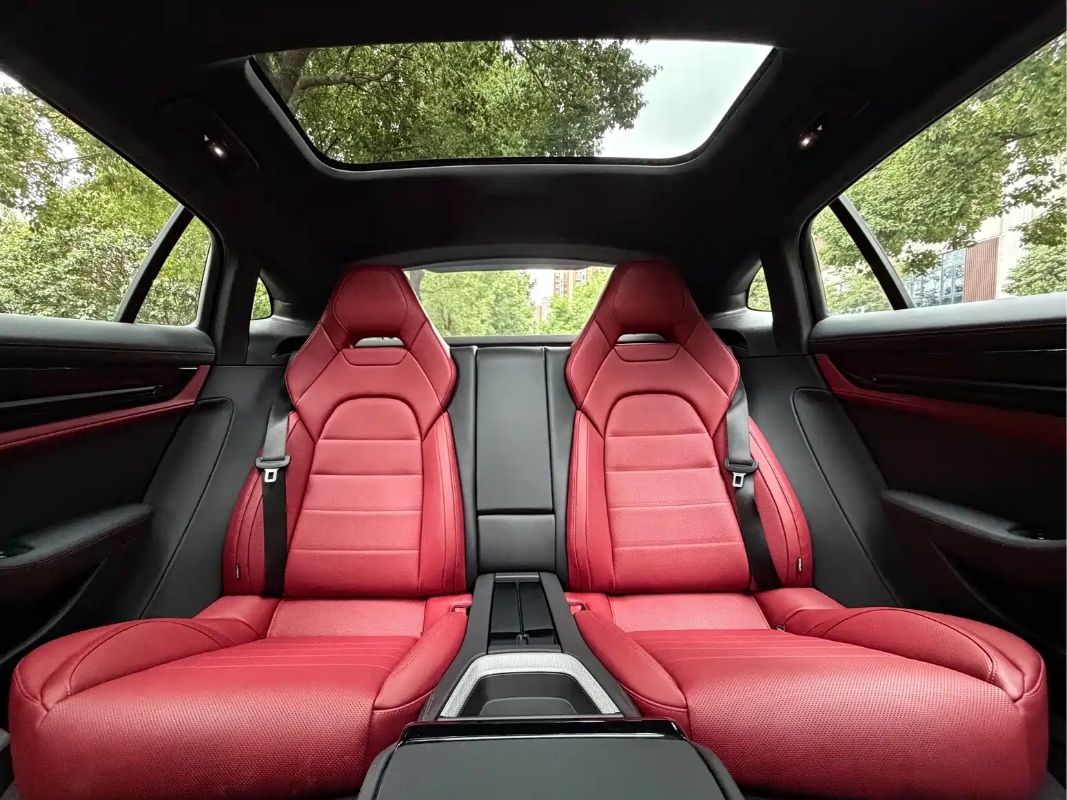Photo 9 - Porsche Panamera