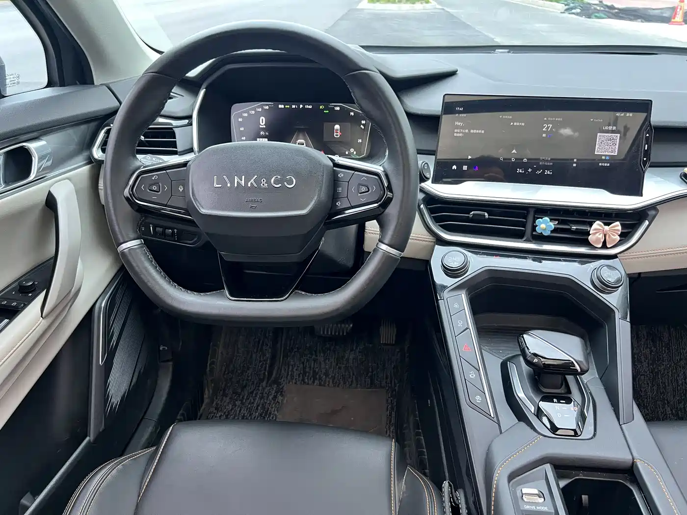 Lynk & Co 06 EM-P 2022 PHEV 84KM Range Pro фото 10