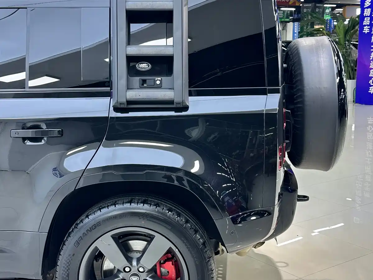 Land Rover Defender 2024 110 3.0T P400 X-DYNAMIC HSE фото 14