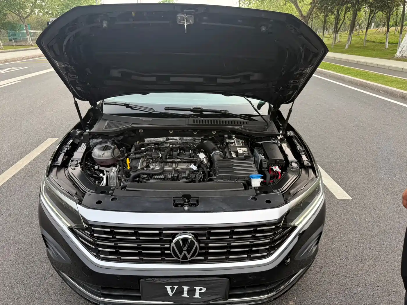 Volkswagen Passat 2025 Outstanding 380TSI Starlight Dragon Soaring Edition фото 13