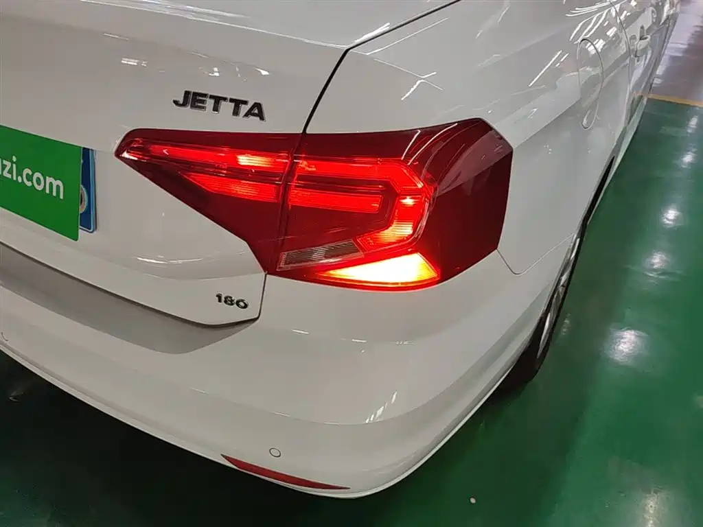 Volkswagen Jetta 2019 Dream Edition 1.5L Manual Fashion фото 8