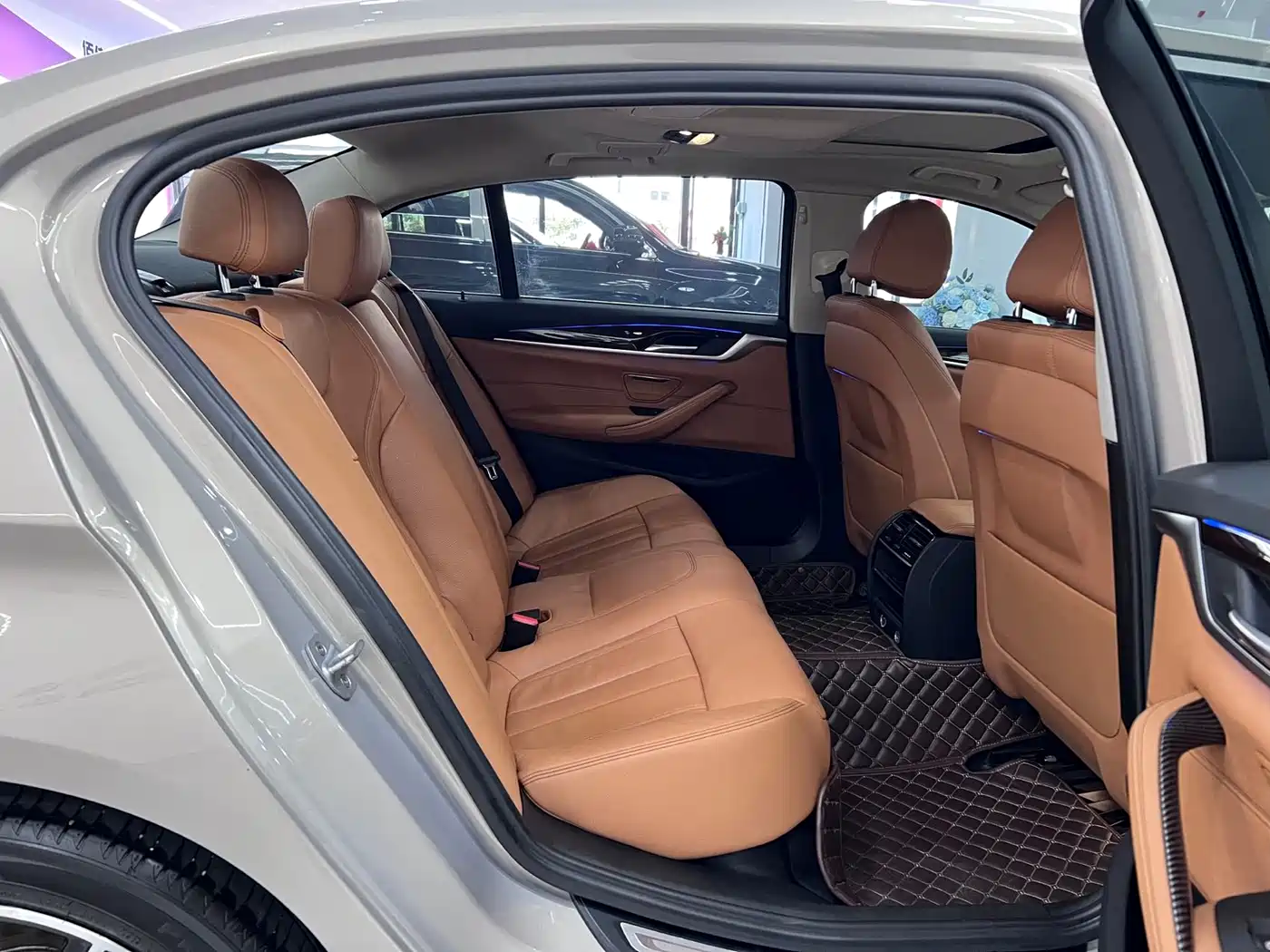 BMW 5 Series 2018 528Li Launch Special Edition фото 12