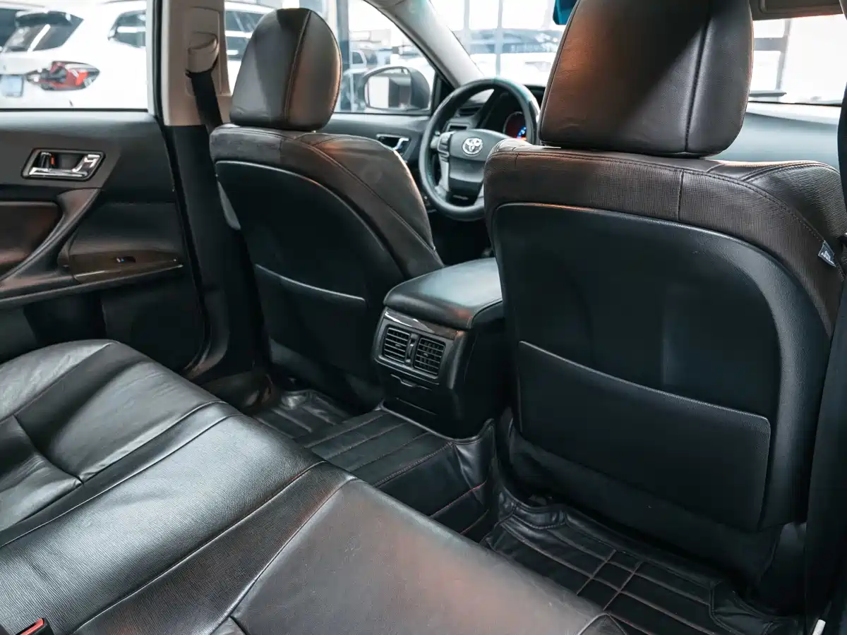 Toyota Reiz 2013 2.5V Elite Edition фото 20