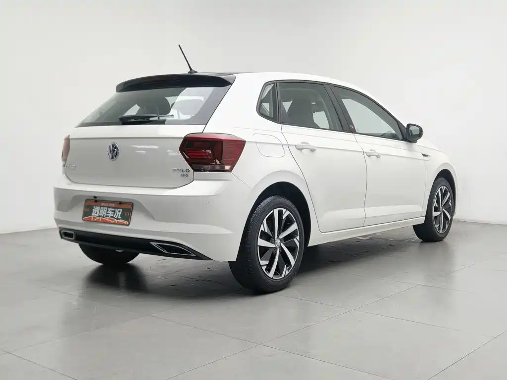 Фото 2 - Volkswagen Polo