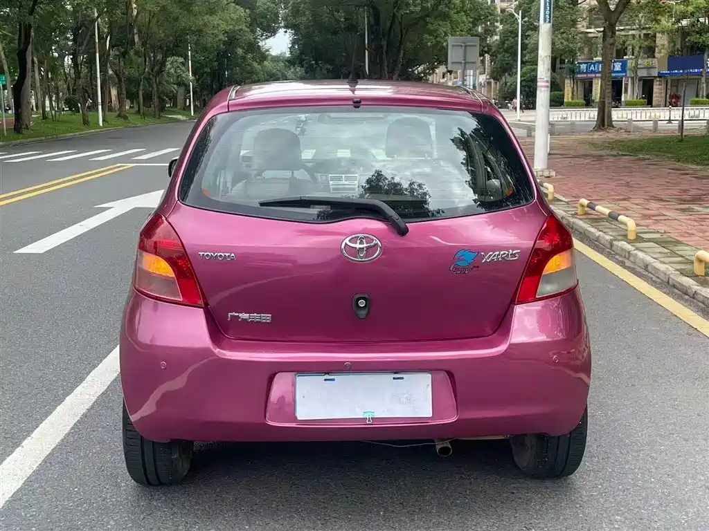 Toyota Yaris 2009 1.6E Automatic Comfort Edition фото 8