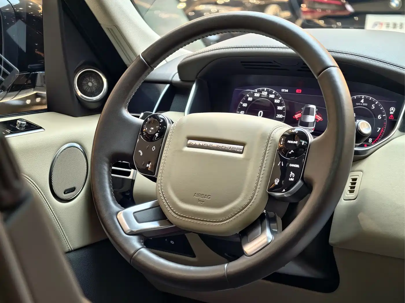 Land Rover Range Rover 2019 3.0 SCV6 Heritage Edition фото 24